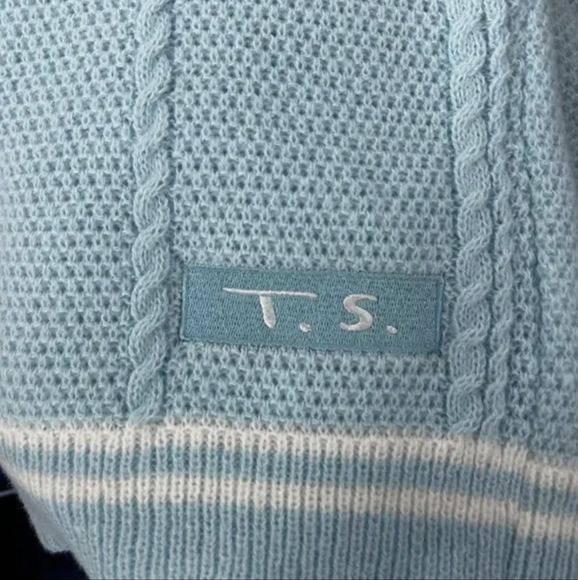 📢📢 LAST TWO Just In.... Taylor Swift Knock Off Cardigan Sweater - Picture 4 of 6